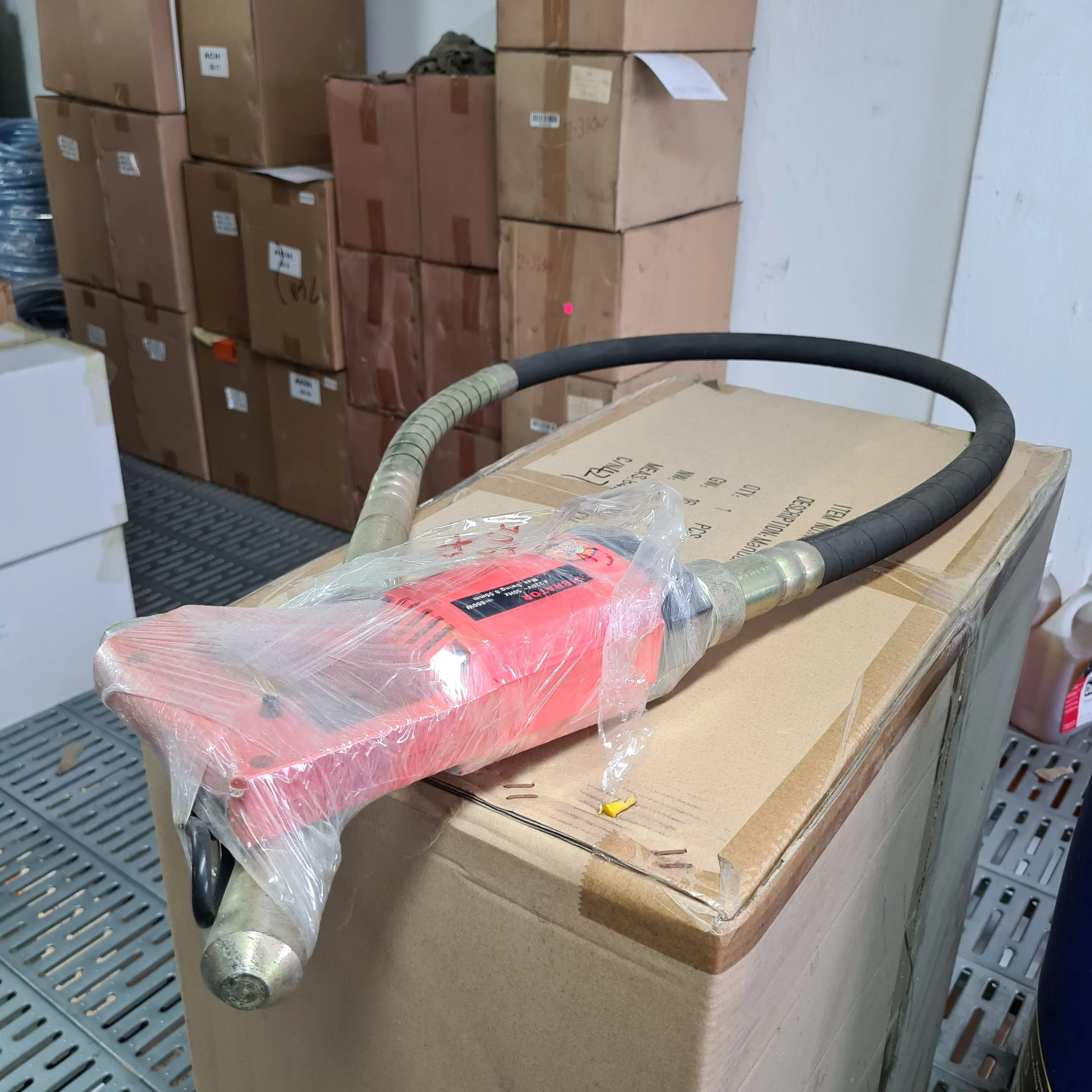 Aiko 35mm Hand Held Electric Vibrator for Cement | Length   Power : 1.5m   800W, 2m   800/1300W | Model : CV-ZMC