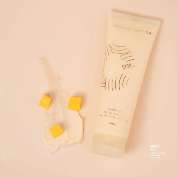TRIPTYCH OF LUNE CICA Acid Brightening Body Scrub